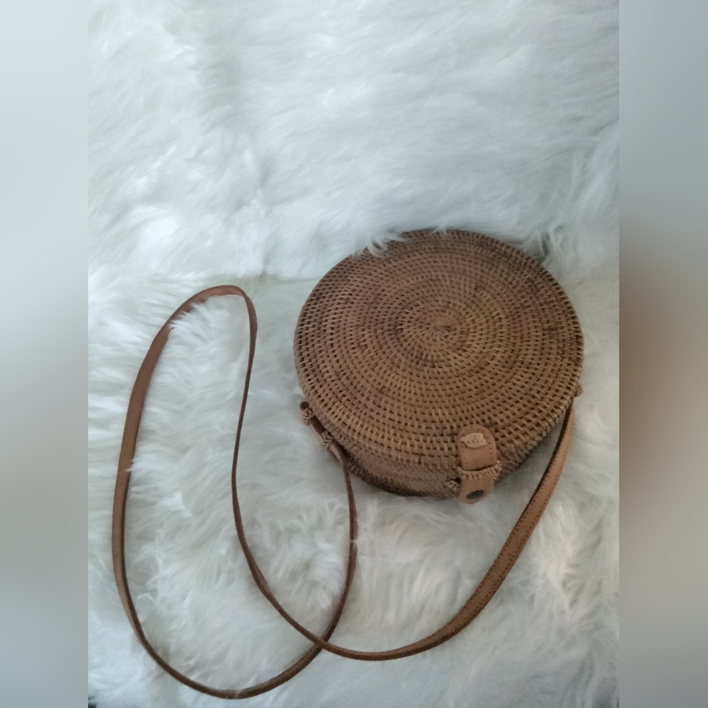 🌿✨ Boho-Chic Round Rattan Handbag ✨🌿 - Picture 3 of 6